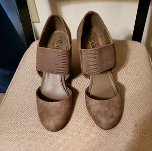 *Unlisted Ladies Wedge Heels